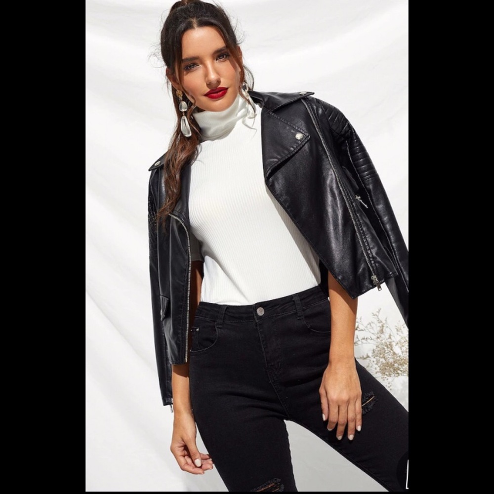 White Shortsleeved Turtleneck